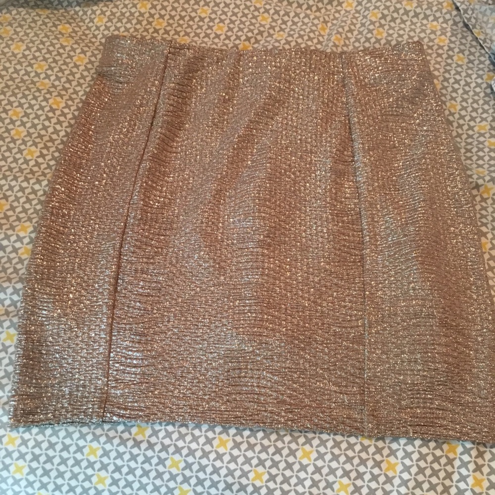 Gold guess skirt